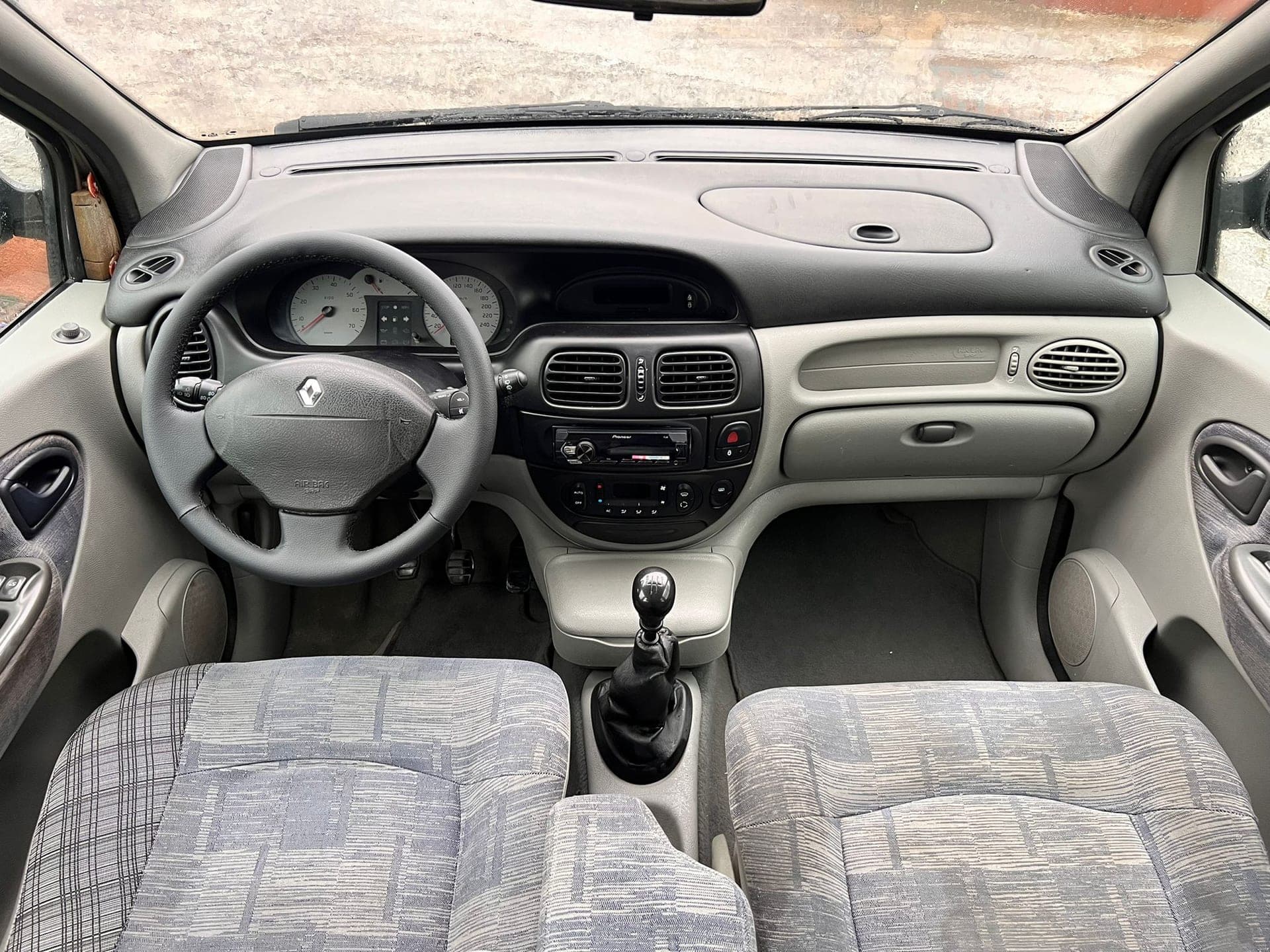 renault-scenic-rx4-2-0-16v-140-caballos