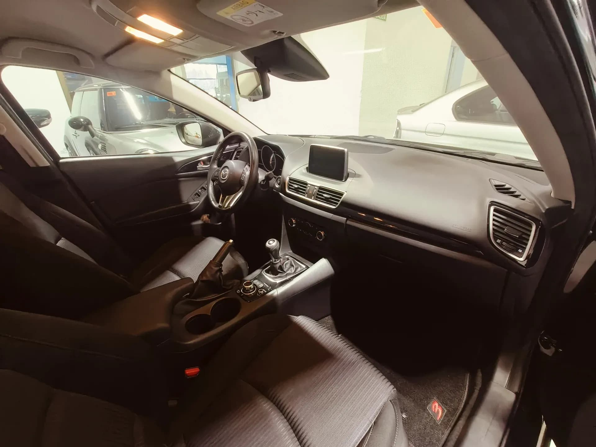 MAZDA 3 SEDAN