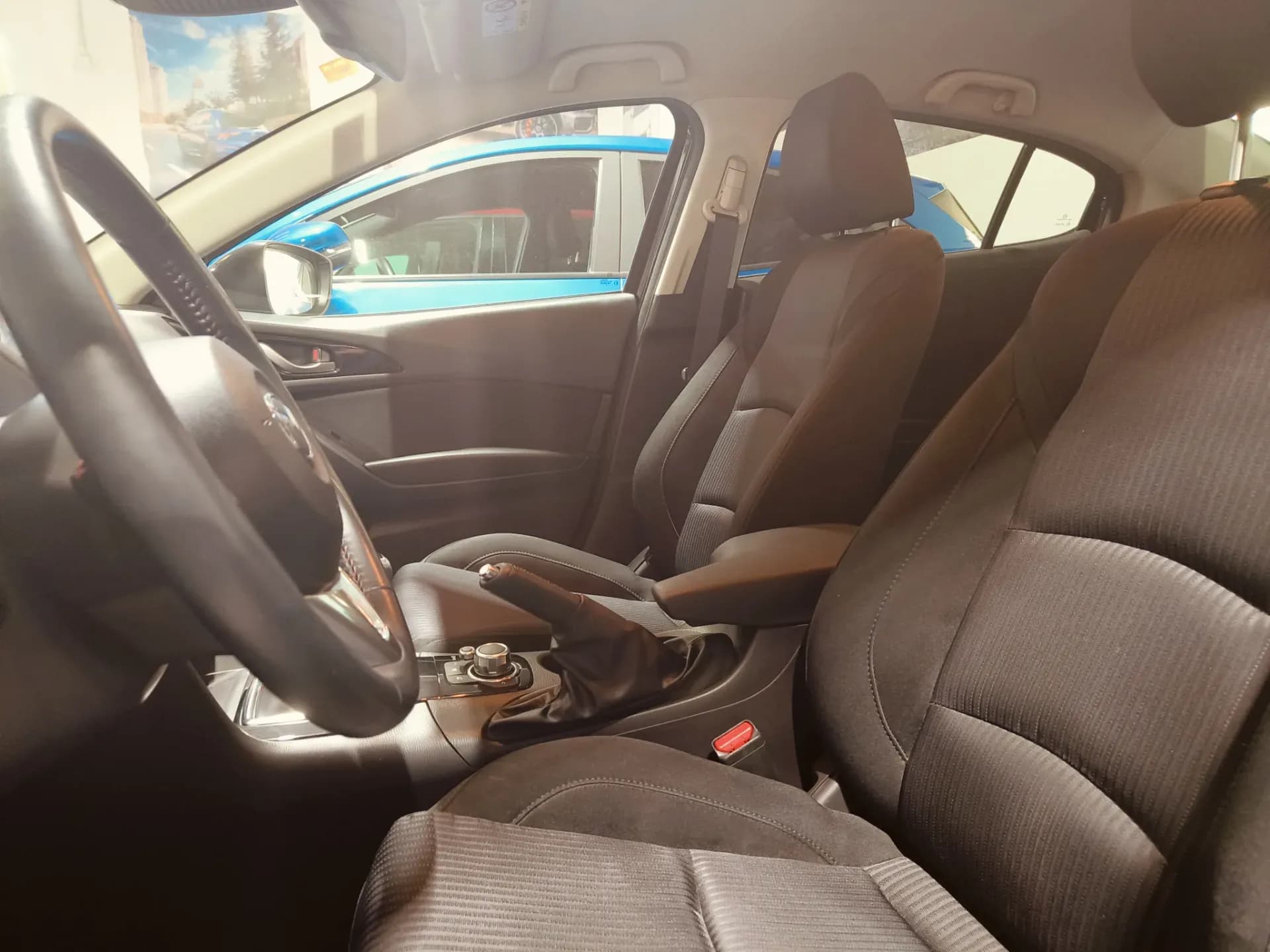 MAZDA 3 SEDAN