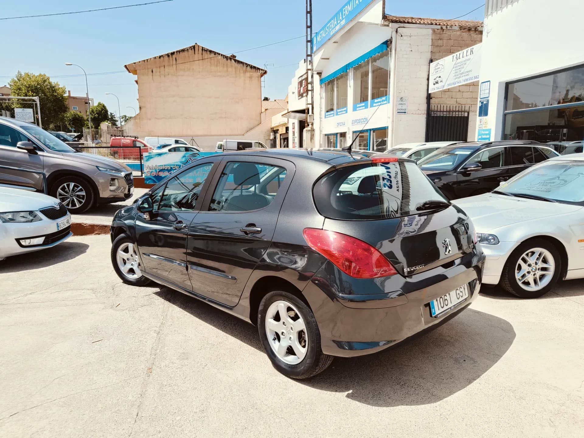 PEUGEOT 308