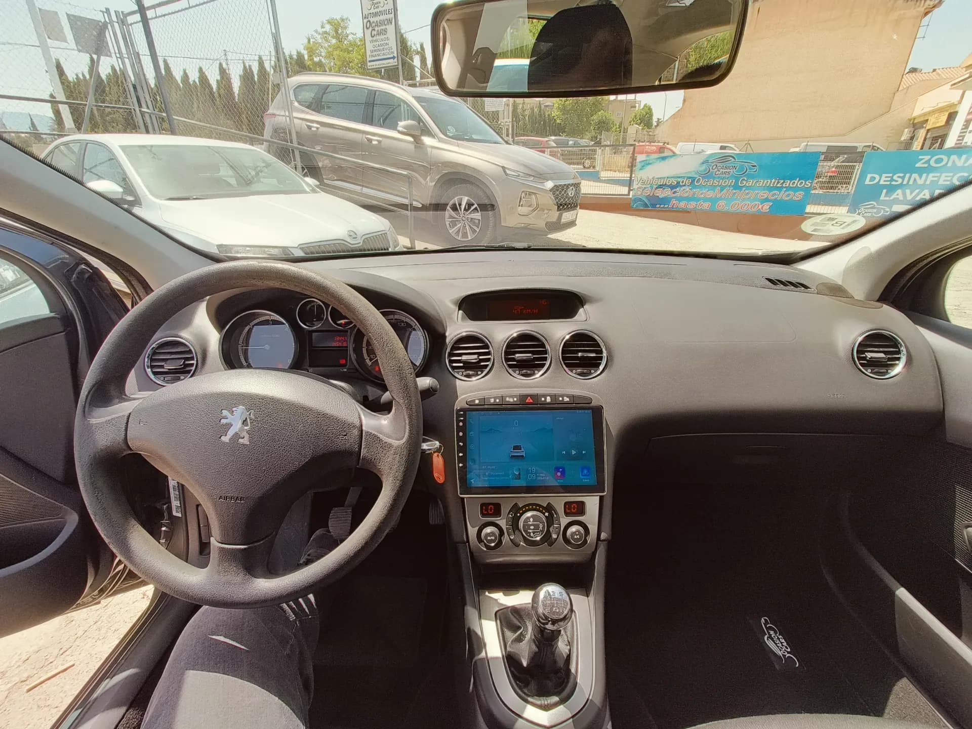 PEUGEOT 308